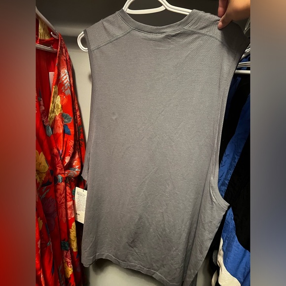 Men's Lululemon XXL Metal Vent Tech
Sleeveless (read description) - Picture 3 of 3